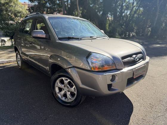 HYUNDAI TUCSON 2.0 MPFI GL 16V 142CV 2WD GASOLINA 4P AUTOMÁTICO HYUNDAI TUCSON 2.0 MPFI GL 16V 142CV 2WD GASOLINA 4P AUTOMÁTICO